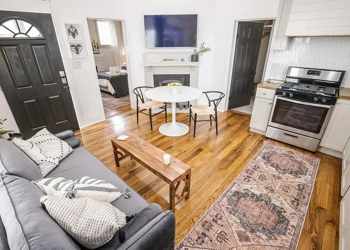Art-deco 1br Near Downtown Lafayette