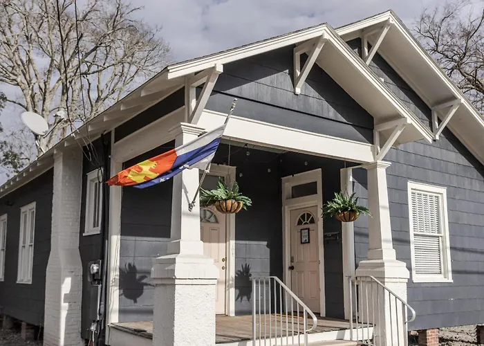 Art-deco 1br Near Downtown Lafayette